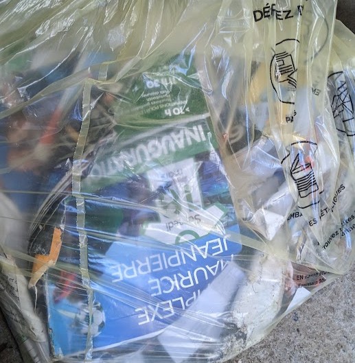 Poubelle de déchets papiers